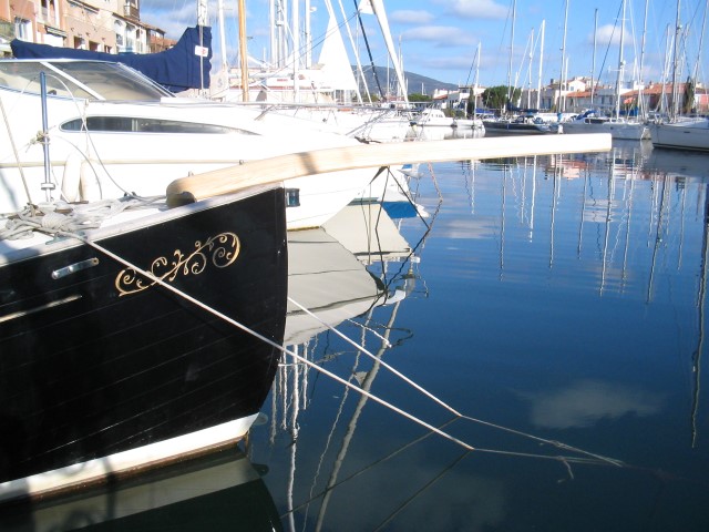 dry fitting the new Flicka bowsprit from the starboard side of Caraway