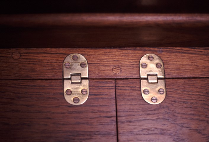 Flicka companionway box hinges detail