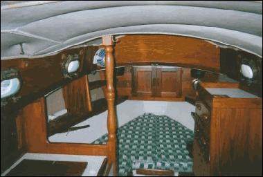 Gypsy Lady interior v berth 