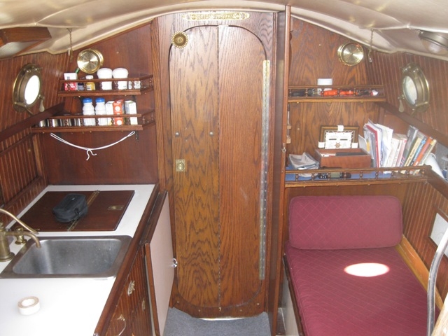 s/v Vesper interior 