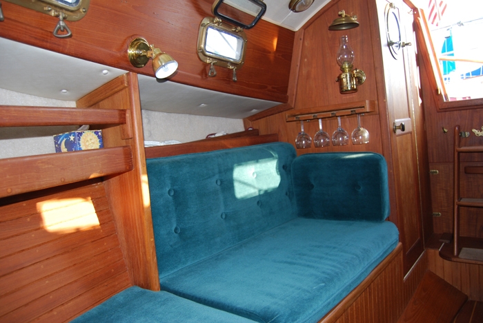 s/v Oriole settee