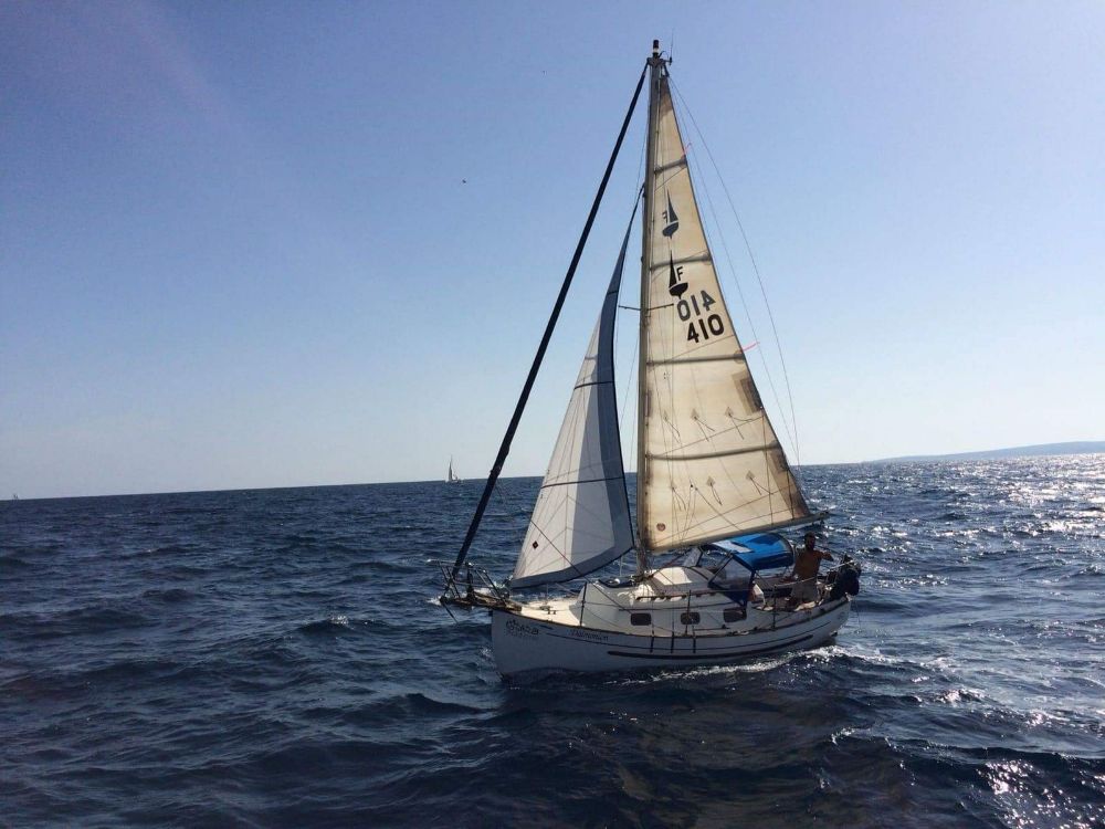 flicka daimonion sailing staysail