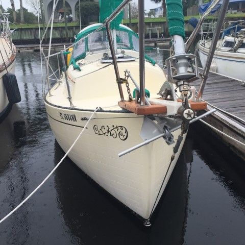 flicka puffin III bowsprit.JPG