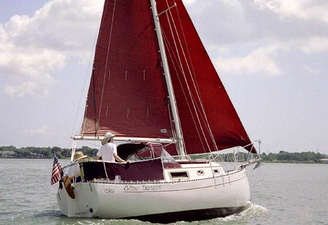 Tim sails Slow Dancin on Clear lake 