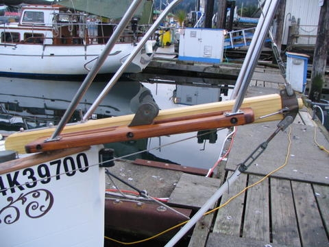 Self-built yellow-ceder bowsprit. 