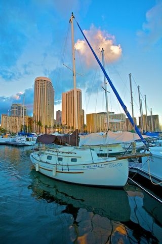 In autumn, 2010, @ Honolulu home port. 